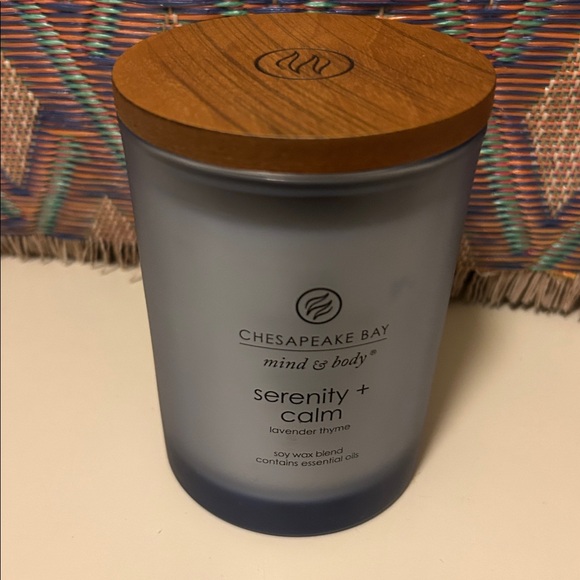 NEW Chesapeake Bay Serenity & Calm Lavender Thyme Candle with Wooden Lid 8.8 oz - Picture 1 of 4